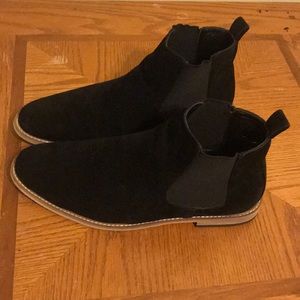 Black suede Chelsea boots